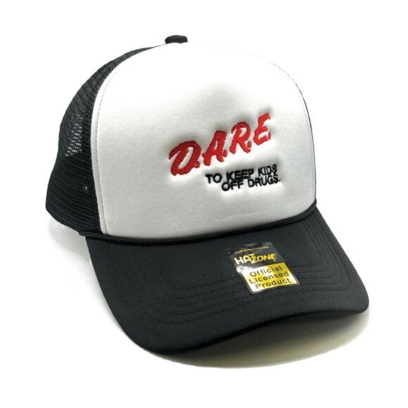 Dare Mesh Trucker SnapBack White/Black - Picture 1 of 1